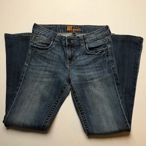 Kut from the kloth medium wash bootcut size 6